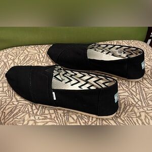 Toms Black Alpargata Shoes Sz 9